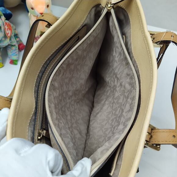 Michael Kors Jet Set Beige Leather Double Handles Tote Shoulder Bag - Picture 13 of 16